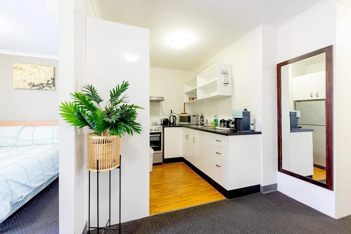 Cozy Resort With Free Parking In Cbd Adelaide 0*,