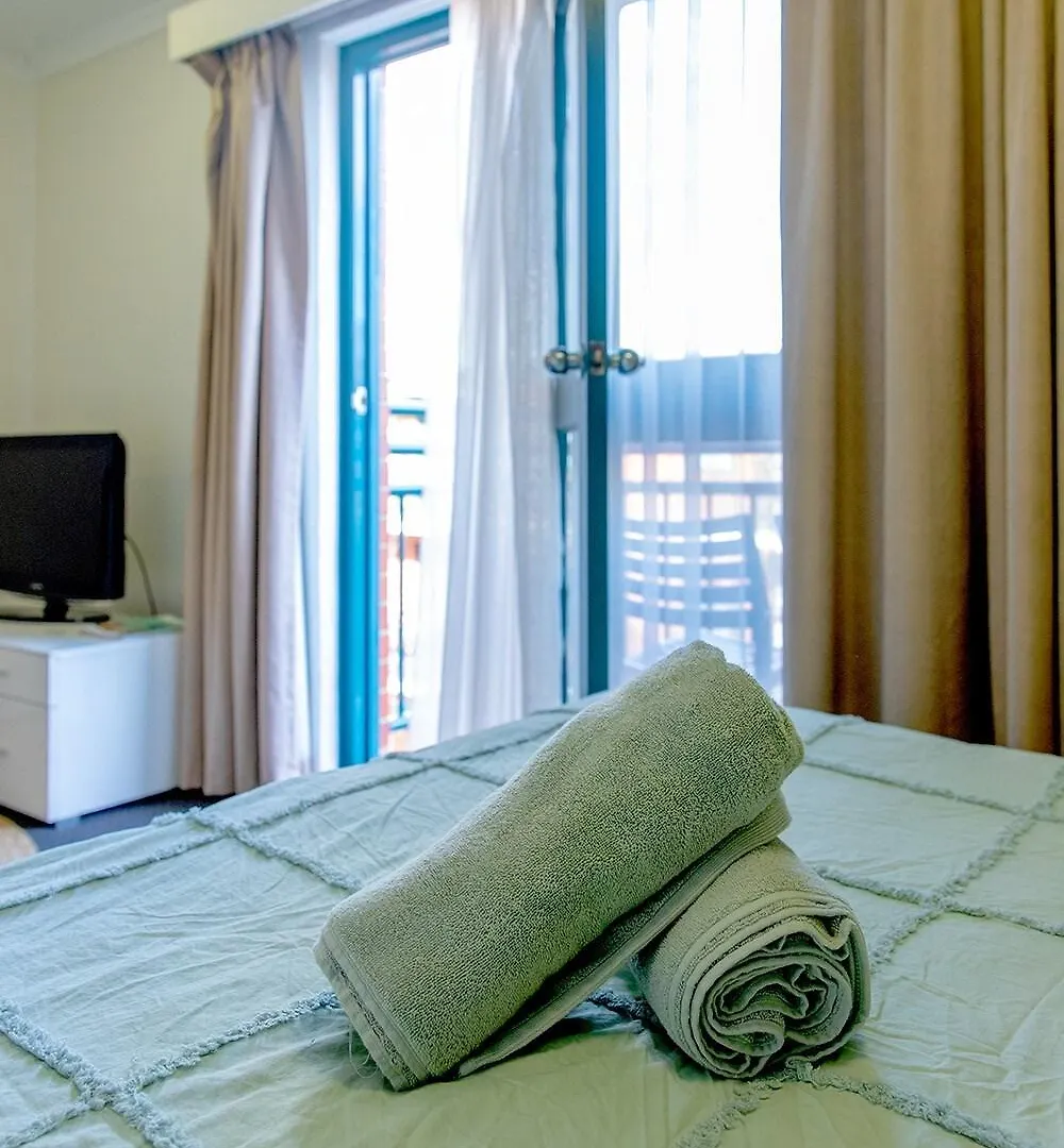 Cozy Resort With Free Parking In Cbd Adelaide