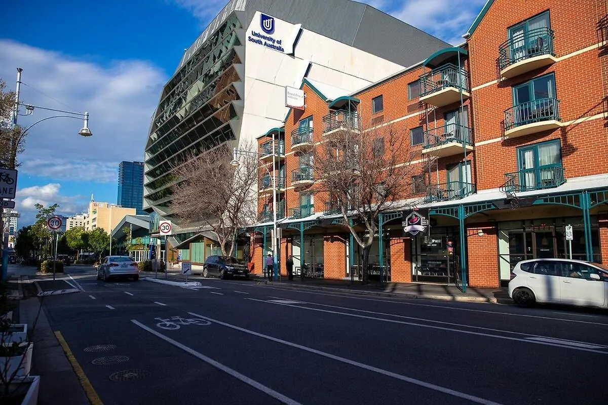 Cozy Resort With Free Parking In Cbd Adelaide 0*,  Australien
